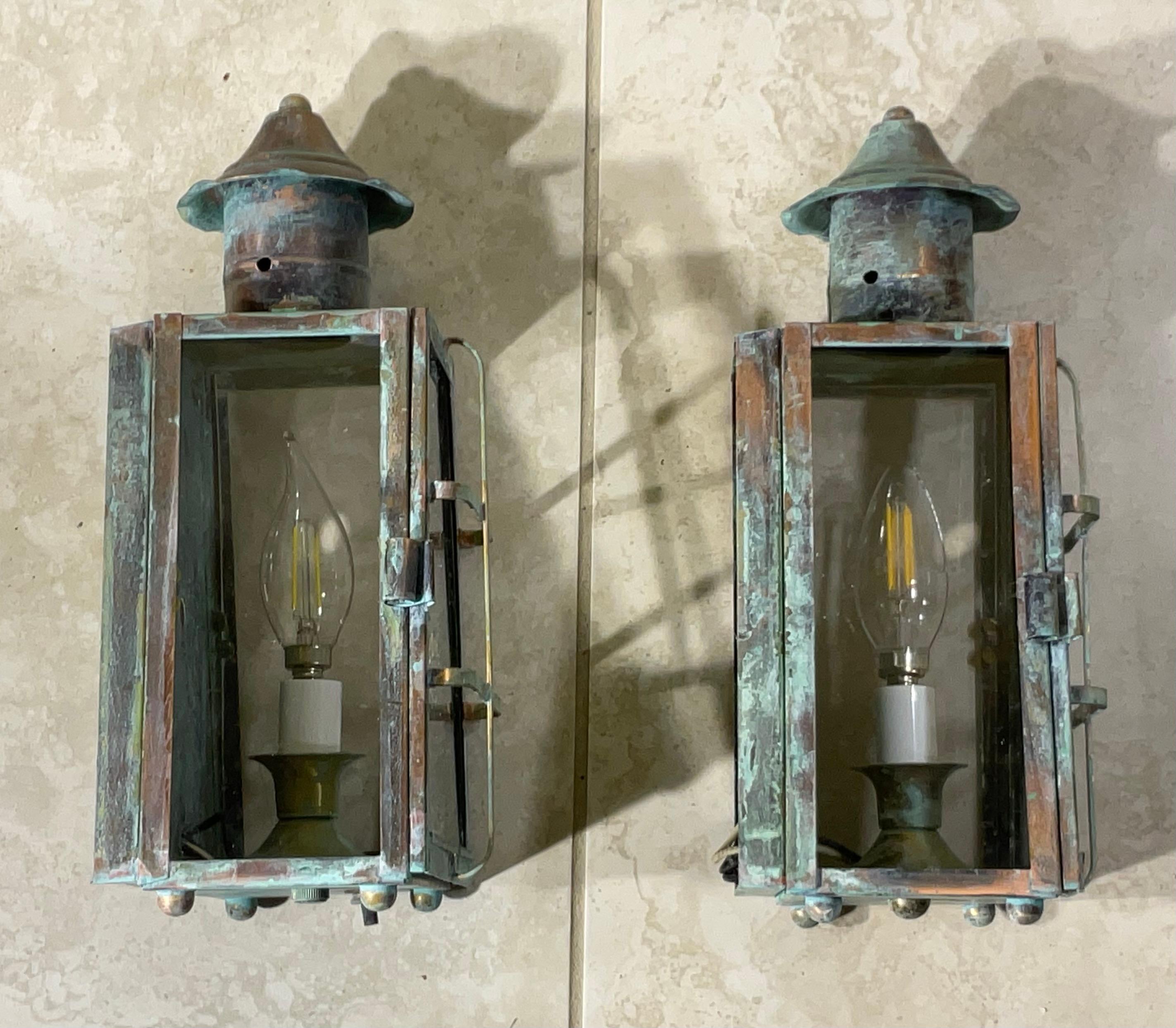 20th Century Funky Vintage Pair of Solid Patinated Brass Wall Lanterns For Sale