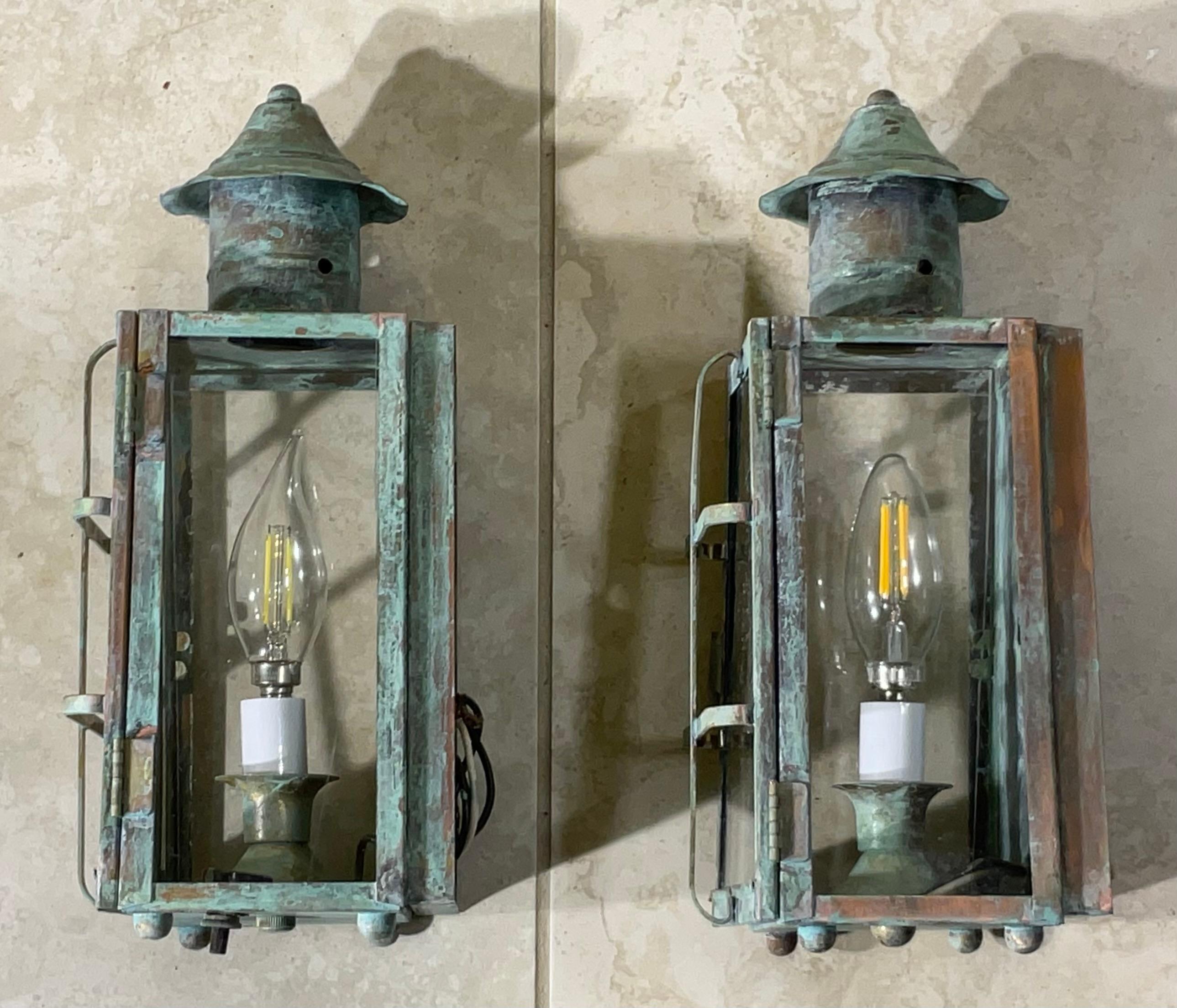 Funky Vintage Pair of Solid Patinated Brass Wall Lanterns For Sale 2