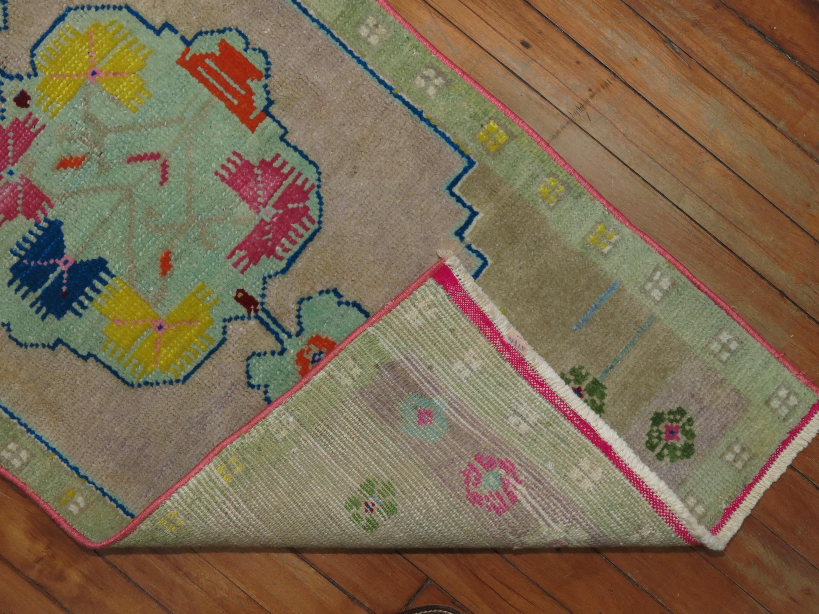 Funky Vintage Turkish Anatolian Mat Size Rug, Mid-20th Century In Excellent Condition In New York, NY