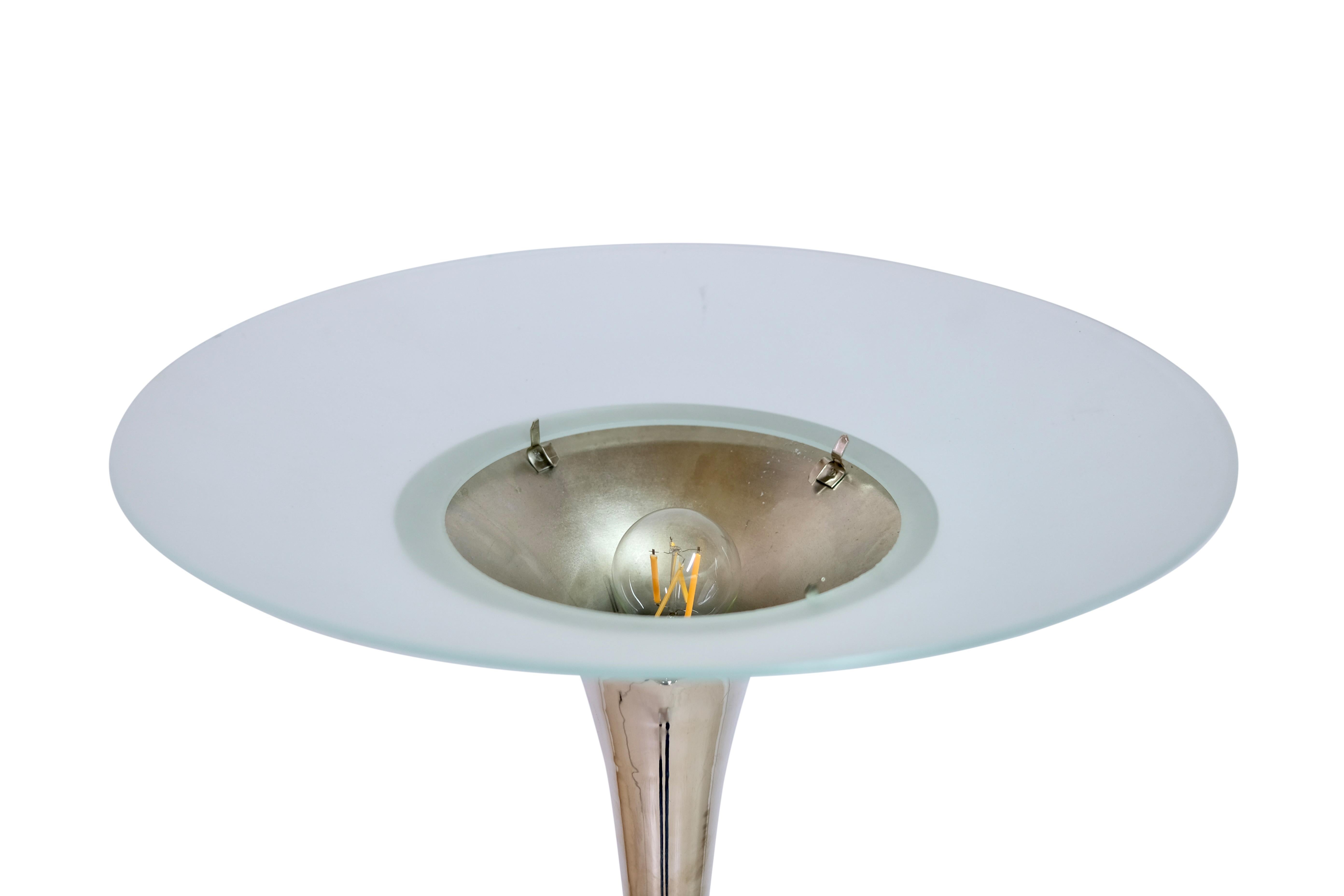 Polished Funnel Shaped French 1930s Art Deco Floor Lamp in Chrome with Orange Glass Rings For Sale