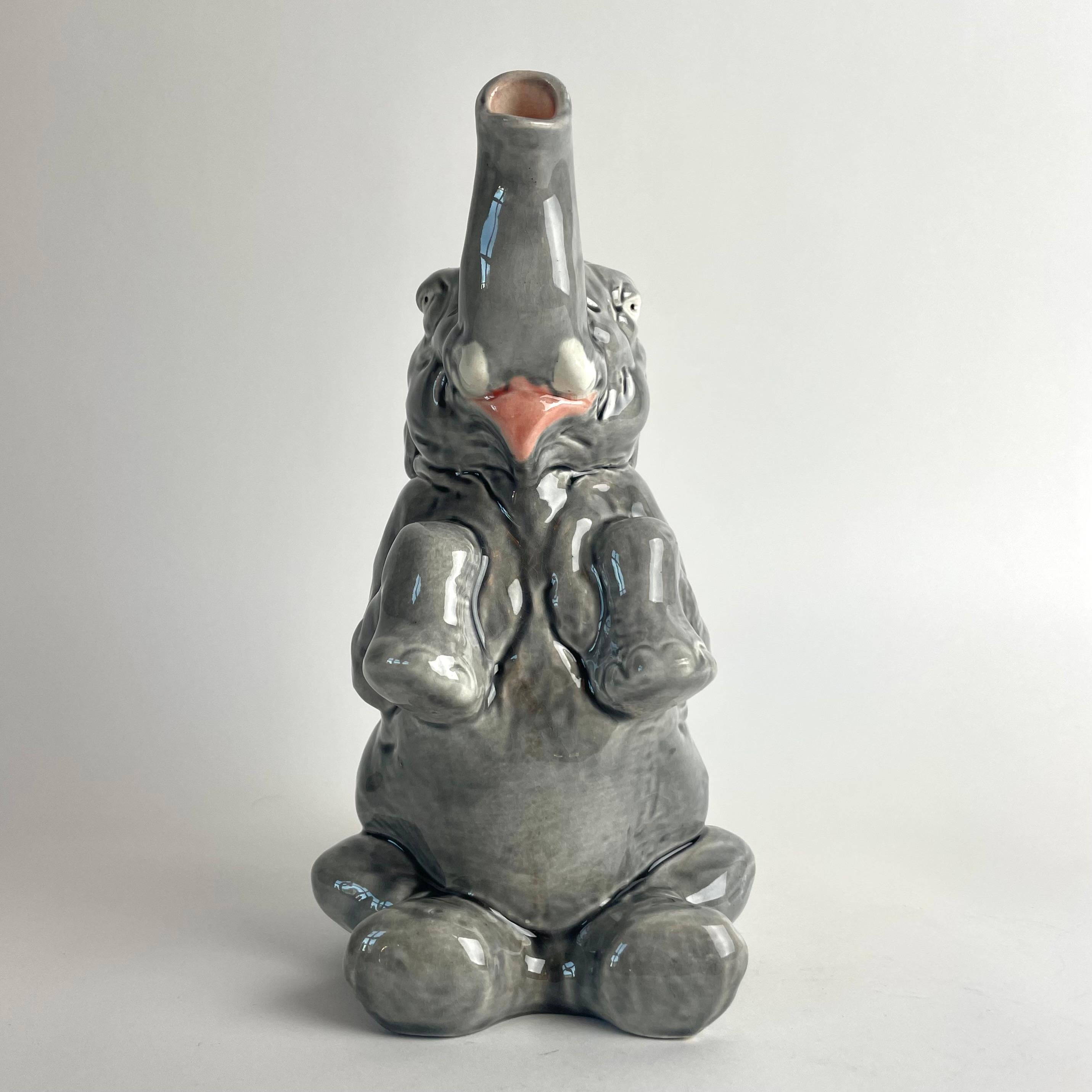 Funny Majolica Pitcher by Sarreguemines from France. Early 20th Century In Good Condition For Sale In Knivsta, SE