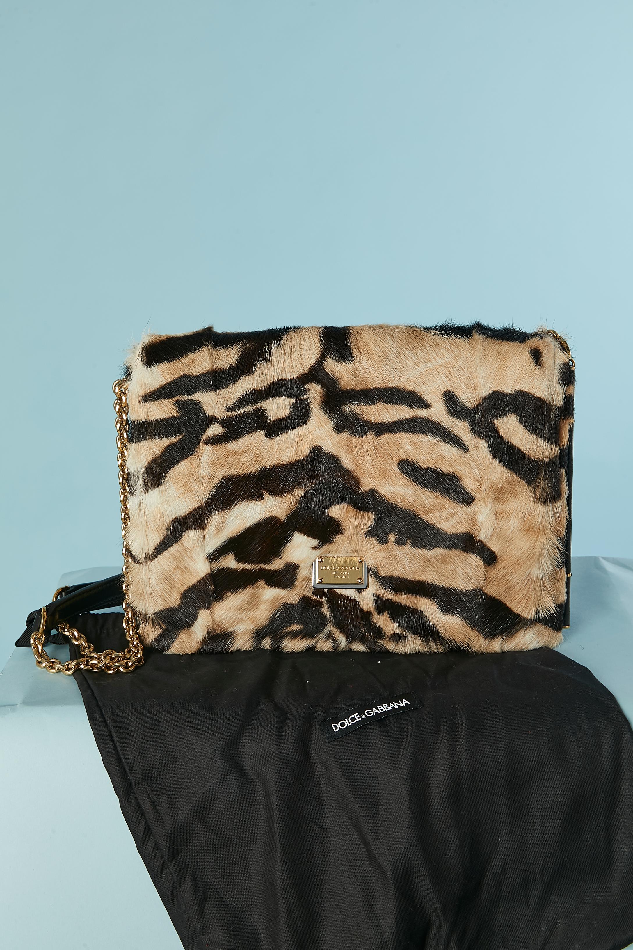 Fur shoulder bag with tiger print and gold metal chain Dolce & Gabbana For Sale 2