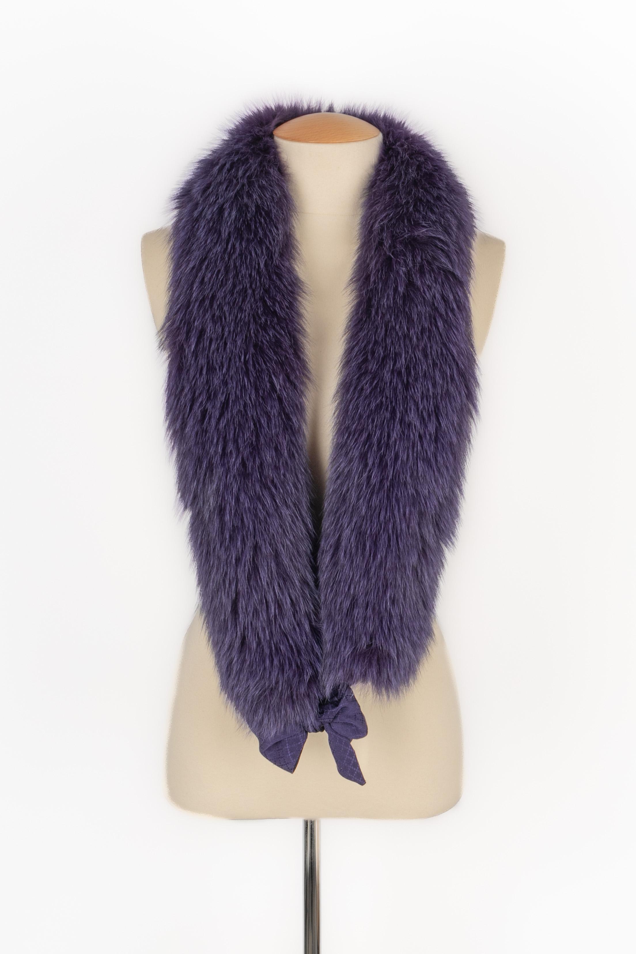 DIOR - Sciarpa sottile in pelliccia di volpe viola con fodera in seta. Non firmato, attribuito a Dior

Condizioni:
Ottime condizioni

Dimensioni:
Lunghezza della pelliccia: 125 cm

SKU:FFH15