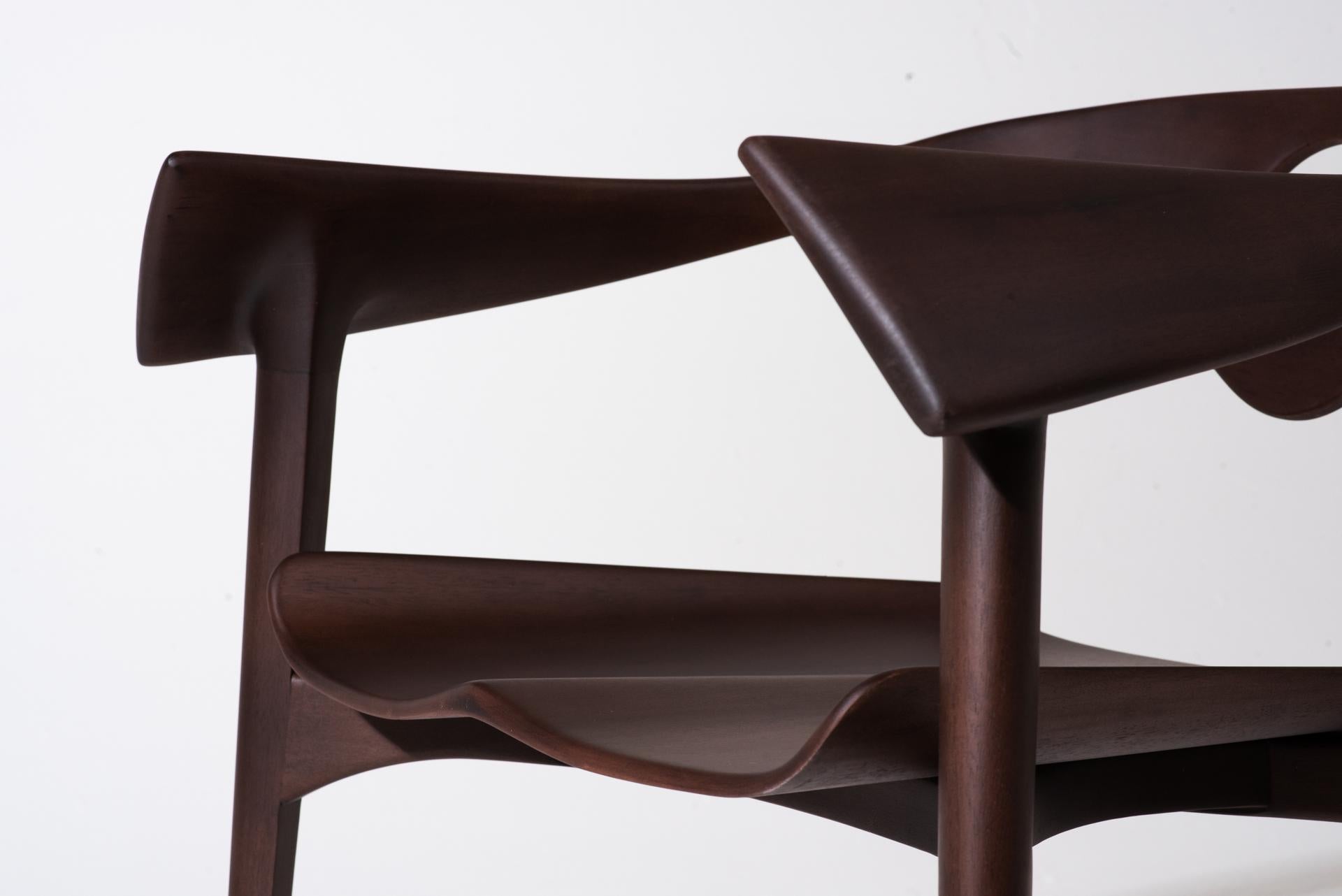 Furcula chair in Jequitiba Brazilian wood in contemporary styly by Tiago Curioni For Sale 4