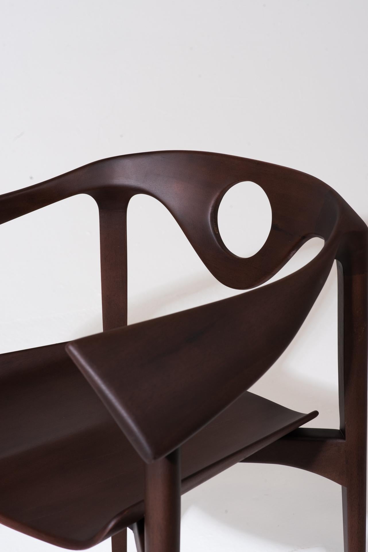 Furcula chair in Jequitiba Brazilian wood in contemporary styly by Tiago Curioni For Sale 5