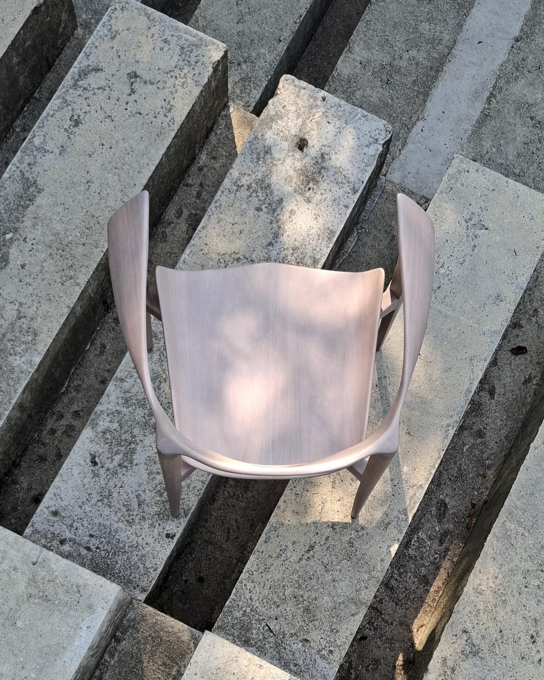 Furcula chair in Jequitiba Brazilian wood in contemporary styly by Tiago Curioni For Sale 7