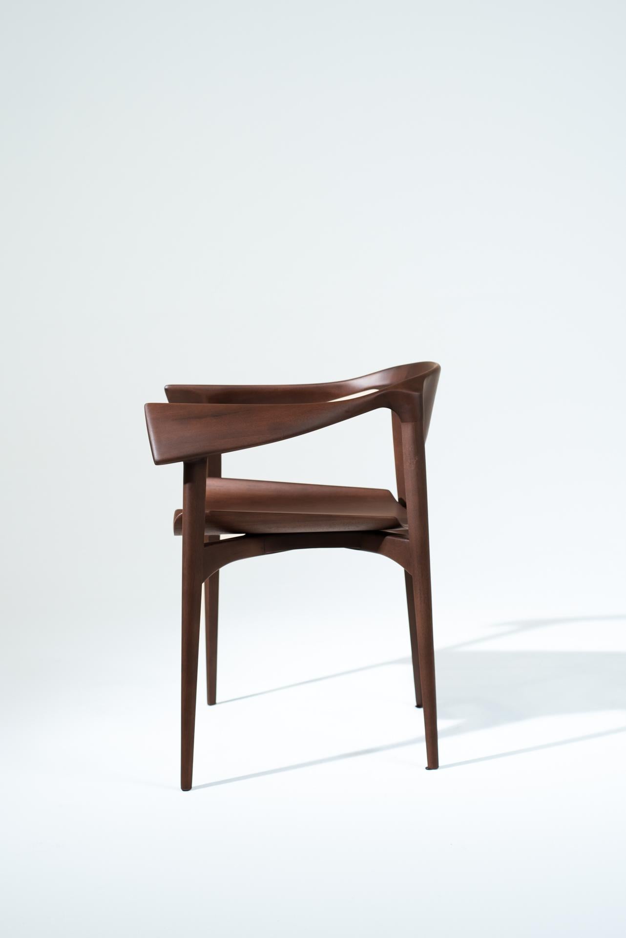 Modern Furcula chair in Jequitiba Brazilian wood in contemporary styly by Tiago Curioni For Sale
