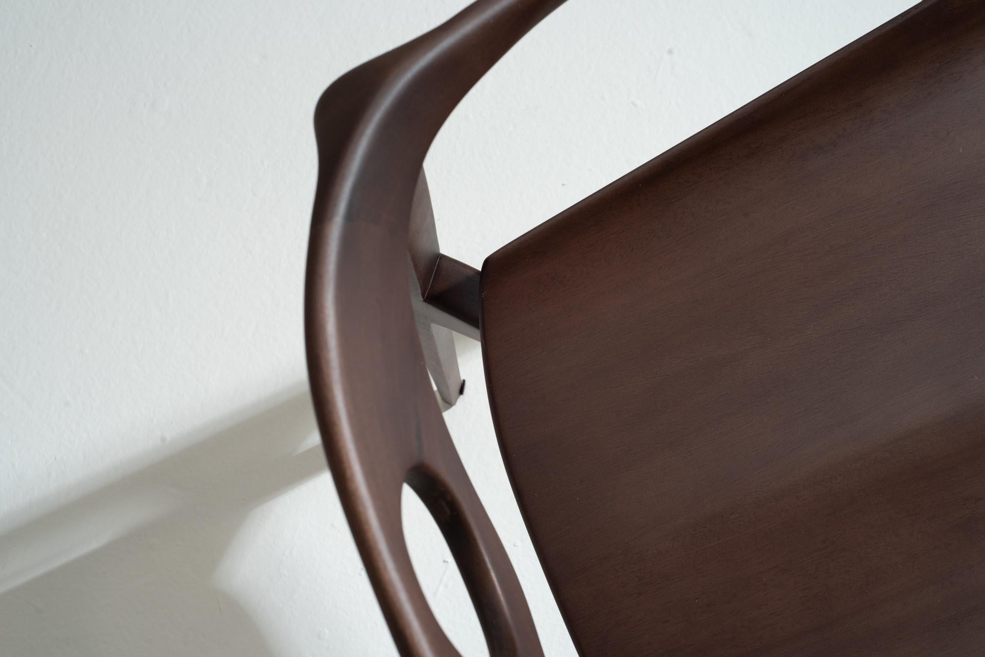 Furcula chair in Jequitiba Brazilian wood in contemporary styly by Tiago Curioni For Sale 1