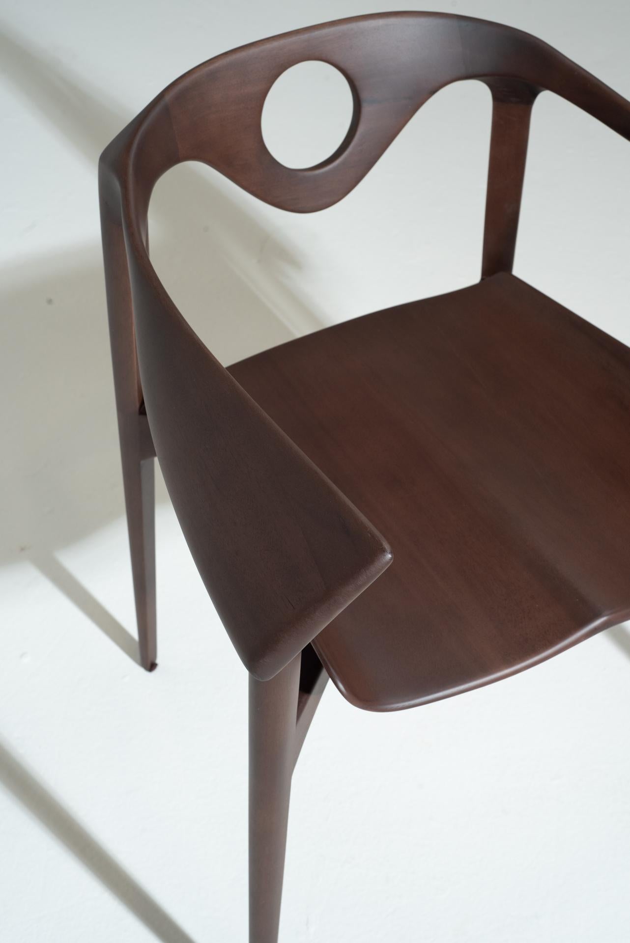 Furcula chair in Jequitiba Brazilian wood in contemporary styly by Tiago Curioni For Sale 2