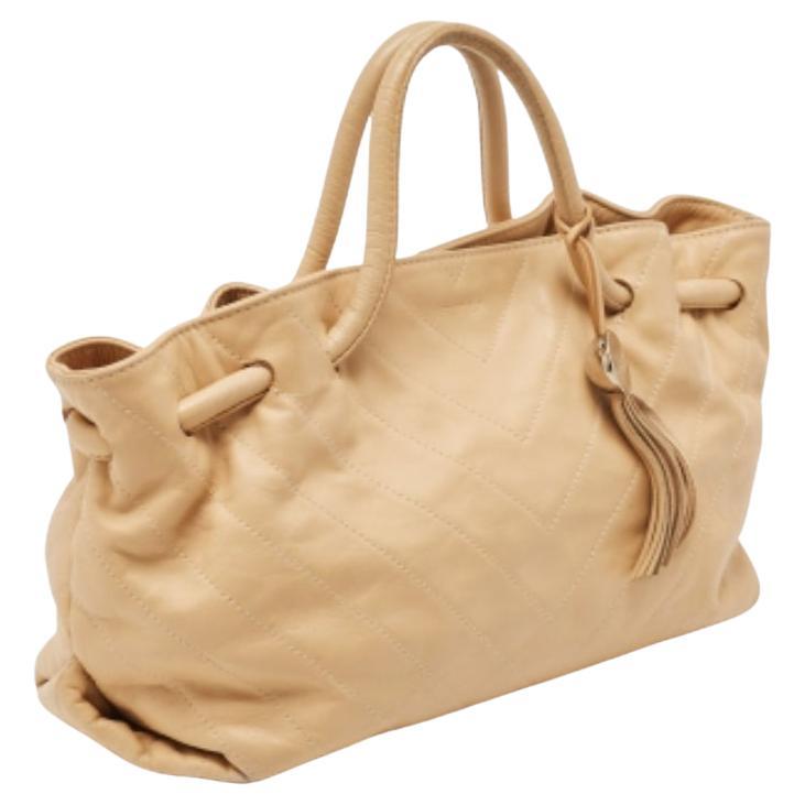 Furla Beige Leder Drawstring Metallgriff Umhängetasche