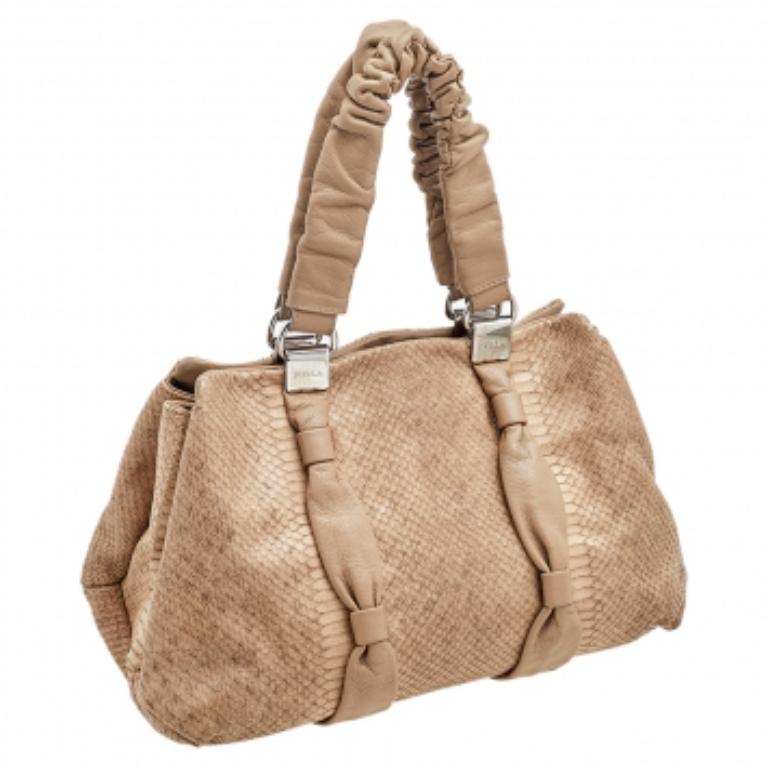 Furla Beige Python Embossed Leather Shoulder Bag In Fair Condition For Sale In Dubai, Al Qouz 2