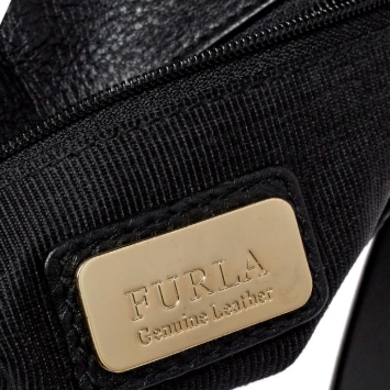 Furla Black Leather and Suede Messenger Bag en venta 3