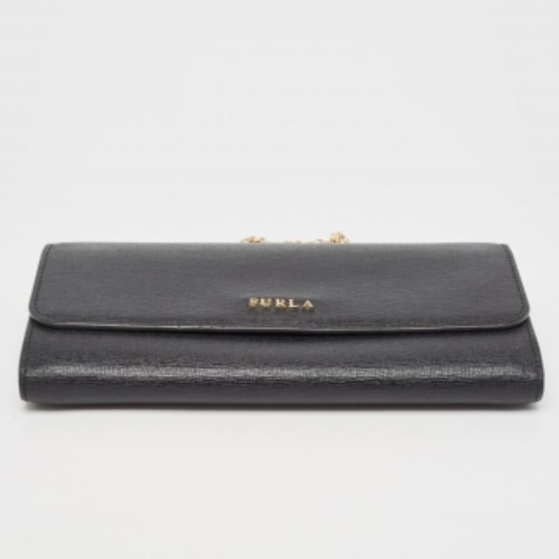 Furla Cartera Babylon de Piel Negra con Cadena en Bueno estado para la venta en Dubai, Al Qouz 2