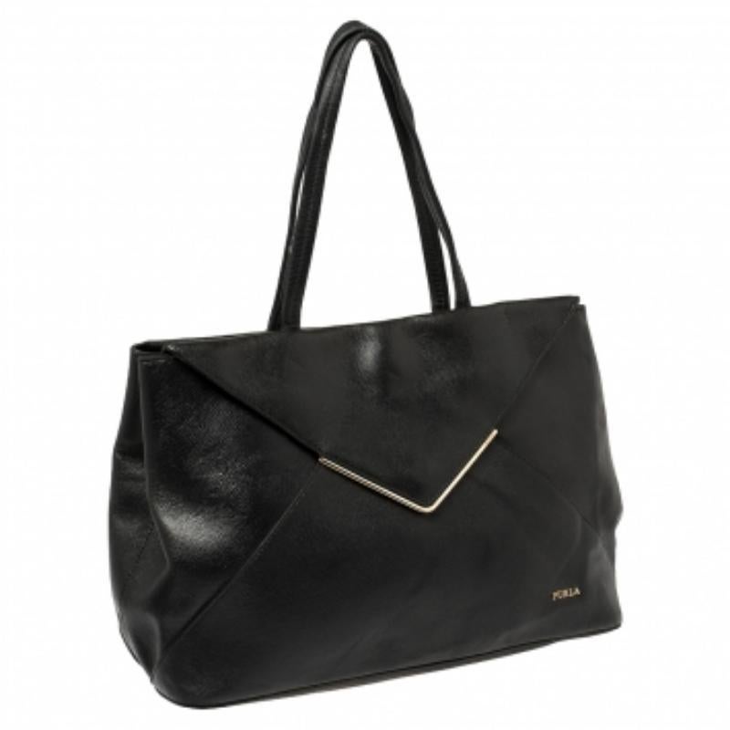 Furla Black Leather Kelis Tote In Fair Condition For Sale In Dubai, Al Qouz 2
