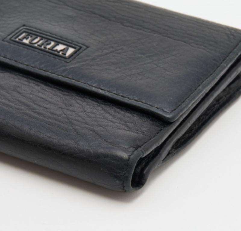 Furla Black Leather Trifold Wallet In Fair Condition For Sale In Dubai, Al Qouz 2
