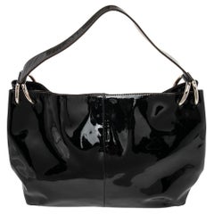 Furla Hobo aus schwarzem Lackleder in Schwarz