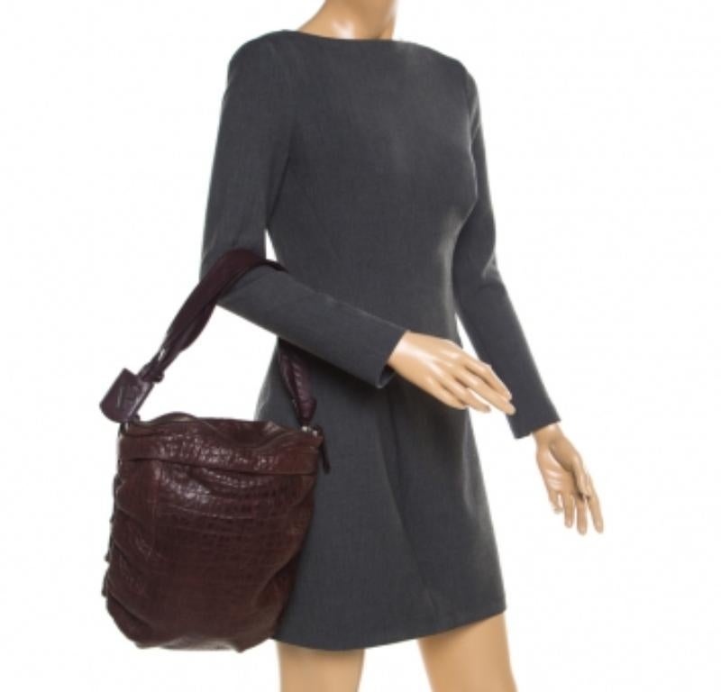 Furla Braune Hobo-Tasche aus Leder mit Krokodilprägung im Angebot 7
