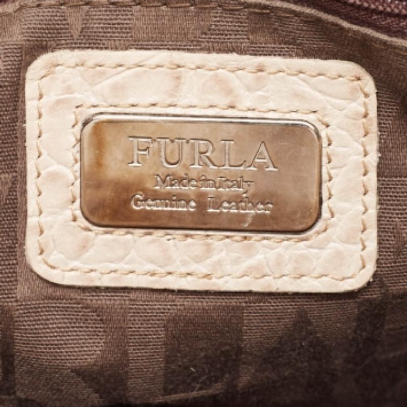 Furla Creme Croc geprägte Leder Tote im Angebot 3