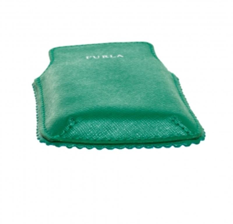 Furla Green Leather Phone Case In condizioni ottime in vendita a Dubai, Al Qouz 2