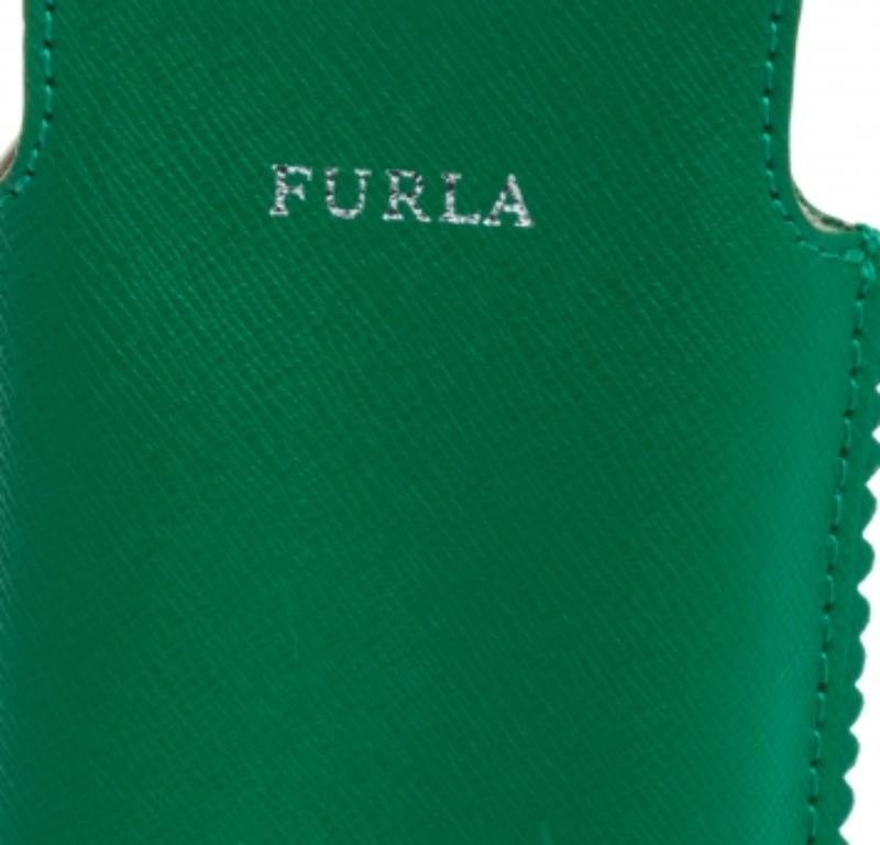 Donna Furla Green Leather Phone Case in vendita