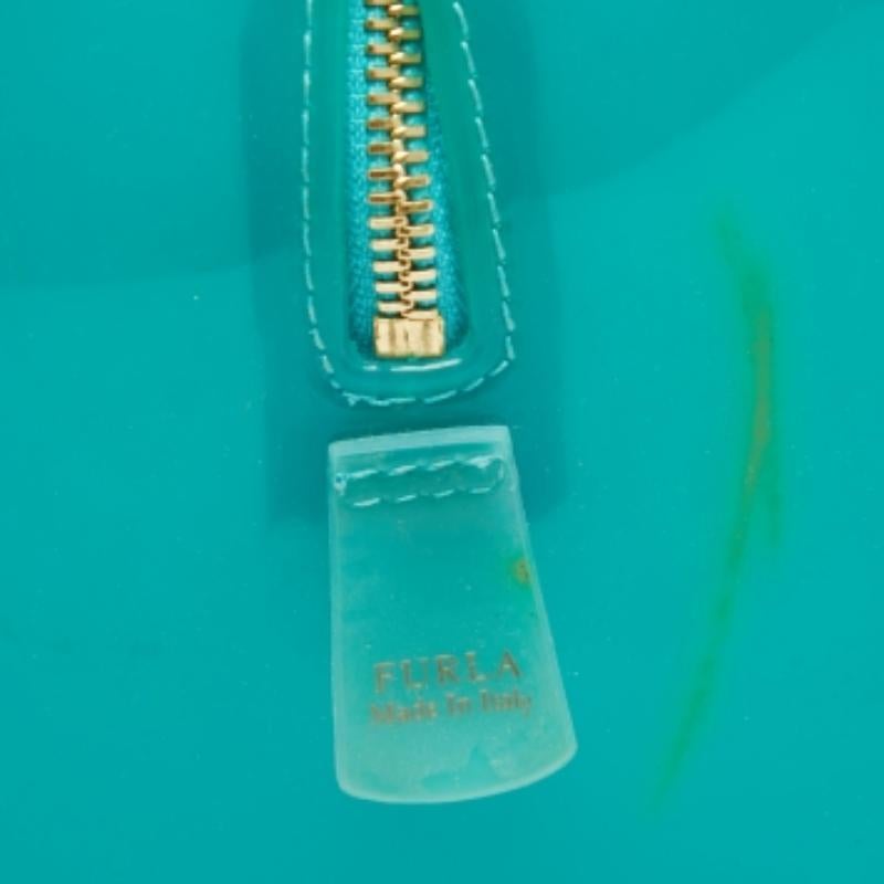 Cartera de Goma Furla Verde Caramelo en Bastante bueno estado para la venta en Dubai, Al Qouz 2