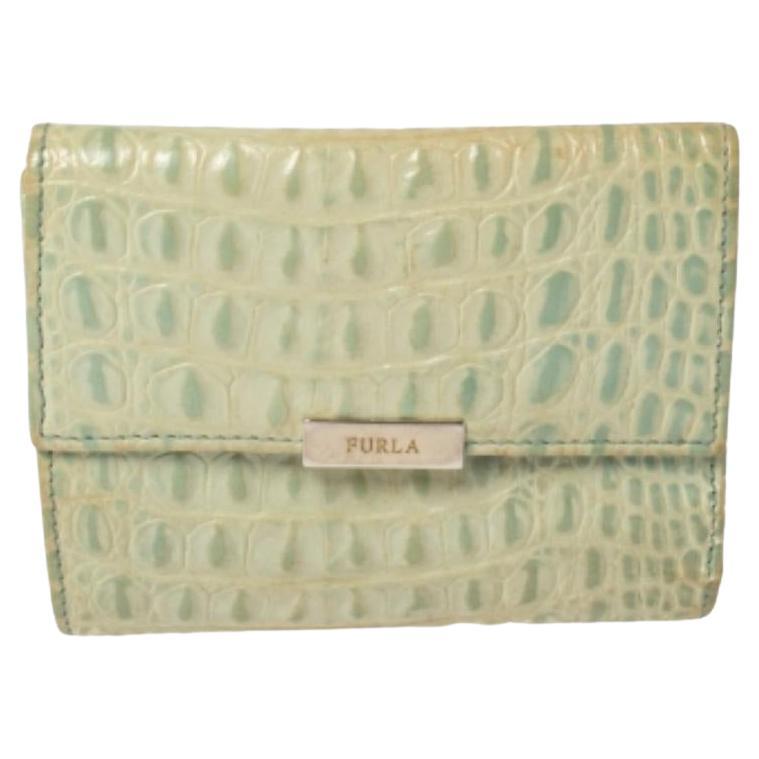 Furla Mintgrünes Krokodil geprägtes kompaktes Leder Portemonnaie im Angebot