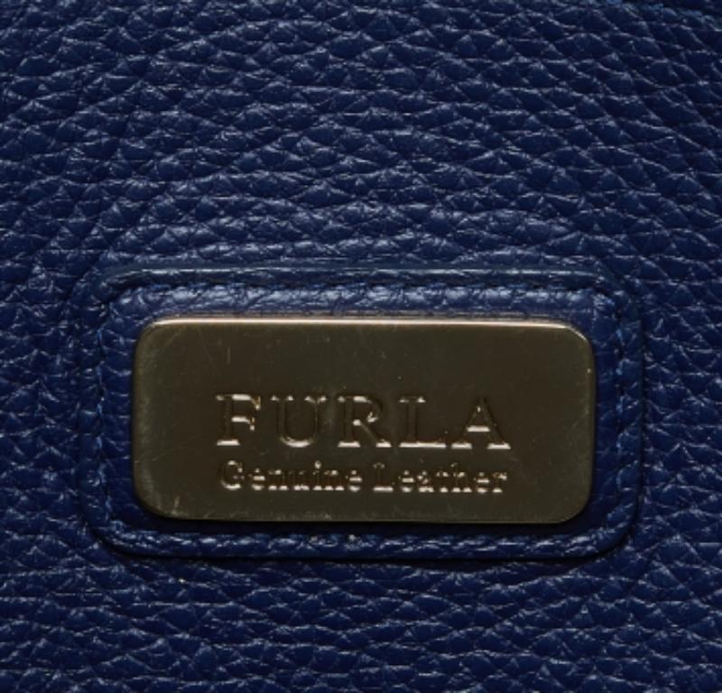 Satchel con cremallera de piel azul marino Furla Beige en venta