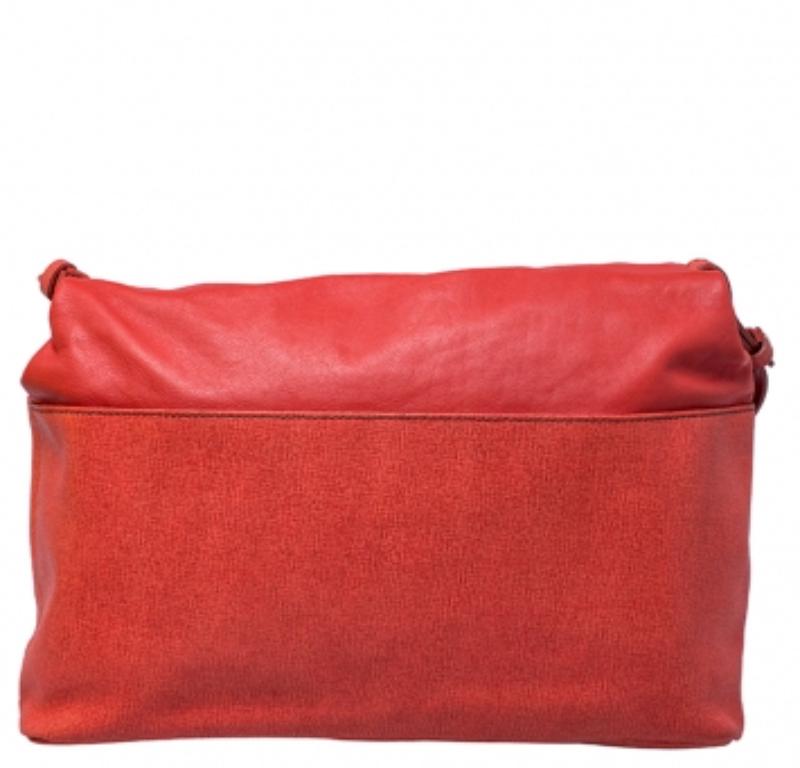 Furla Orange Leder Fold Over Umhängetasche im Zustand „Gut“ im Angebot in Dubai, Al Qouz 2