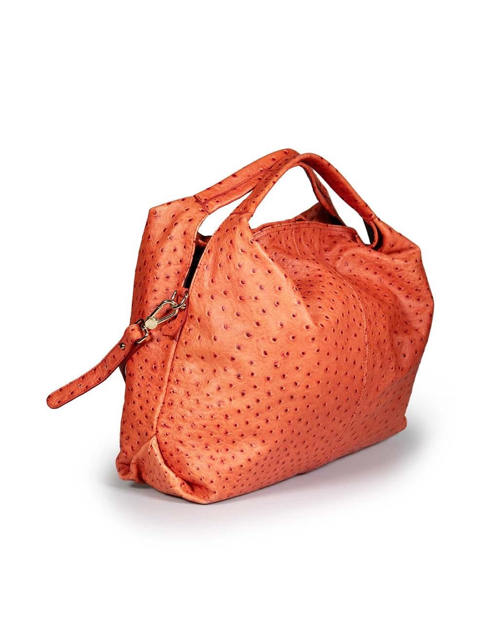 CONDITION is Very good. Minimal wear to the bag is evident. Abrasion to the base, base corners, centre back and the leather detailing inside of the bag. Scratching across the hardware specifically on the designer logo inside of the bag on this used