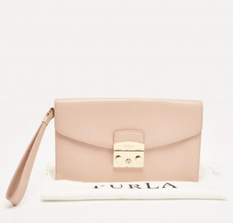 Pochette da polso Furla Metropolis in pelle rosa in vendita 3