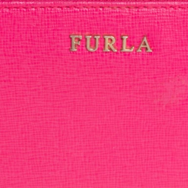 Furla Rosa Leder Brieftasche mit Reißverschluss im Zustand „Gut“ im Angebot in Dubai, Al Qouz 2