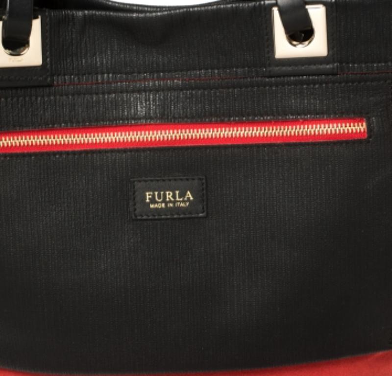 Furla Red/Black Textured Leather and Suede Tote For Sale 3