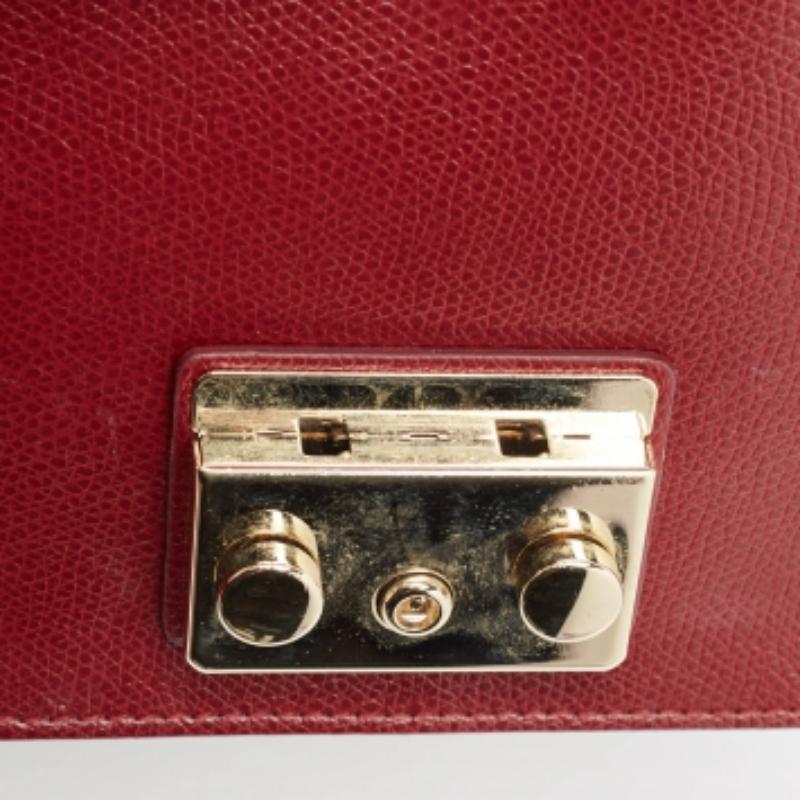 Bolso de hombro Furla Metropolis de piel roja en venta 4