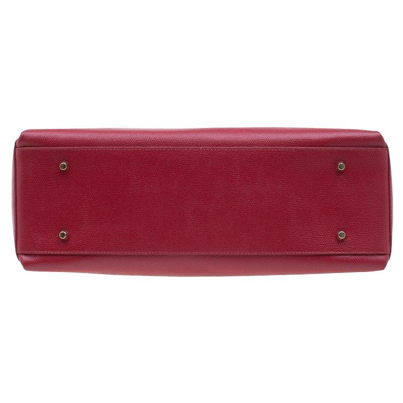Furla Red Textured Leather Large Lotus Tote In Good Condition For Sale In Dubai, Al Qouz 2