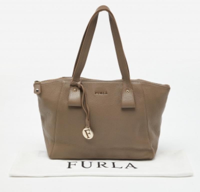 Furla Bolso de piel con cremallera topo Marrón en venta