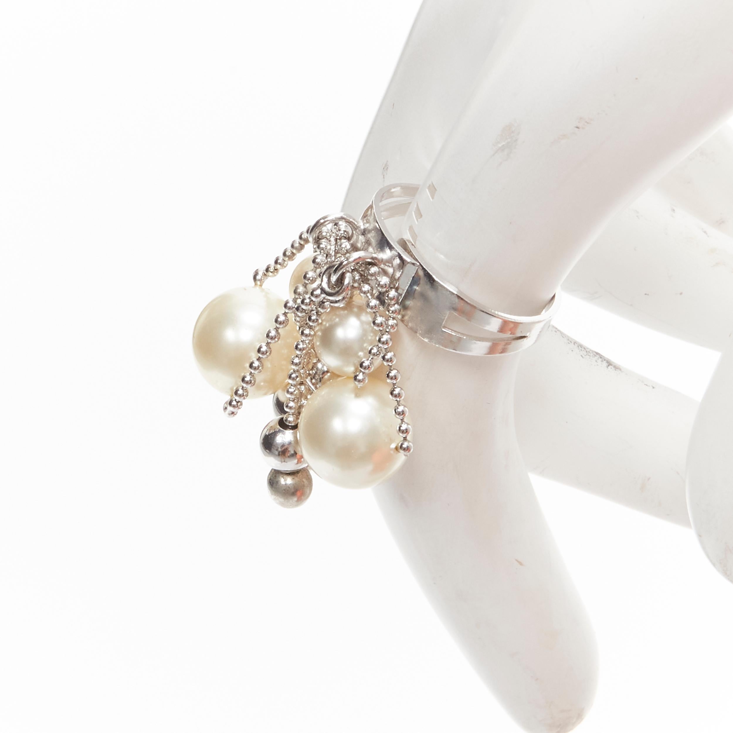 FURLA collana corta di classe con catena di finte perle bianche in tonalità argento in vendita 6
