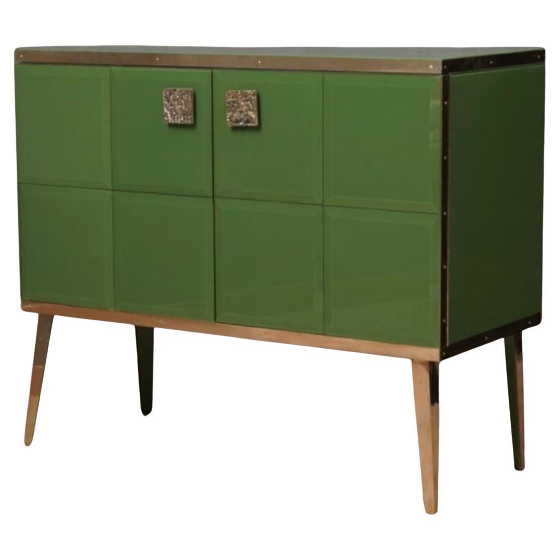 Muebles a medida en latón y vidrio verde salvia hecho a mano justfunituress diseñador en venta