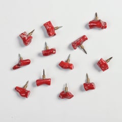 Pomelli per mobili antichi con corallo madrepore, India, 1980