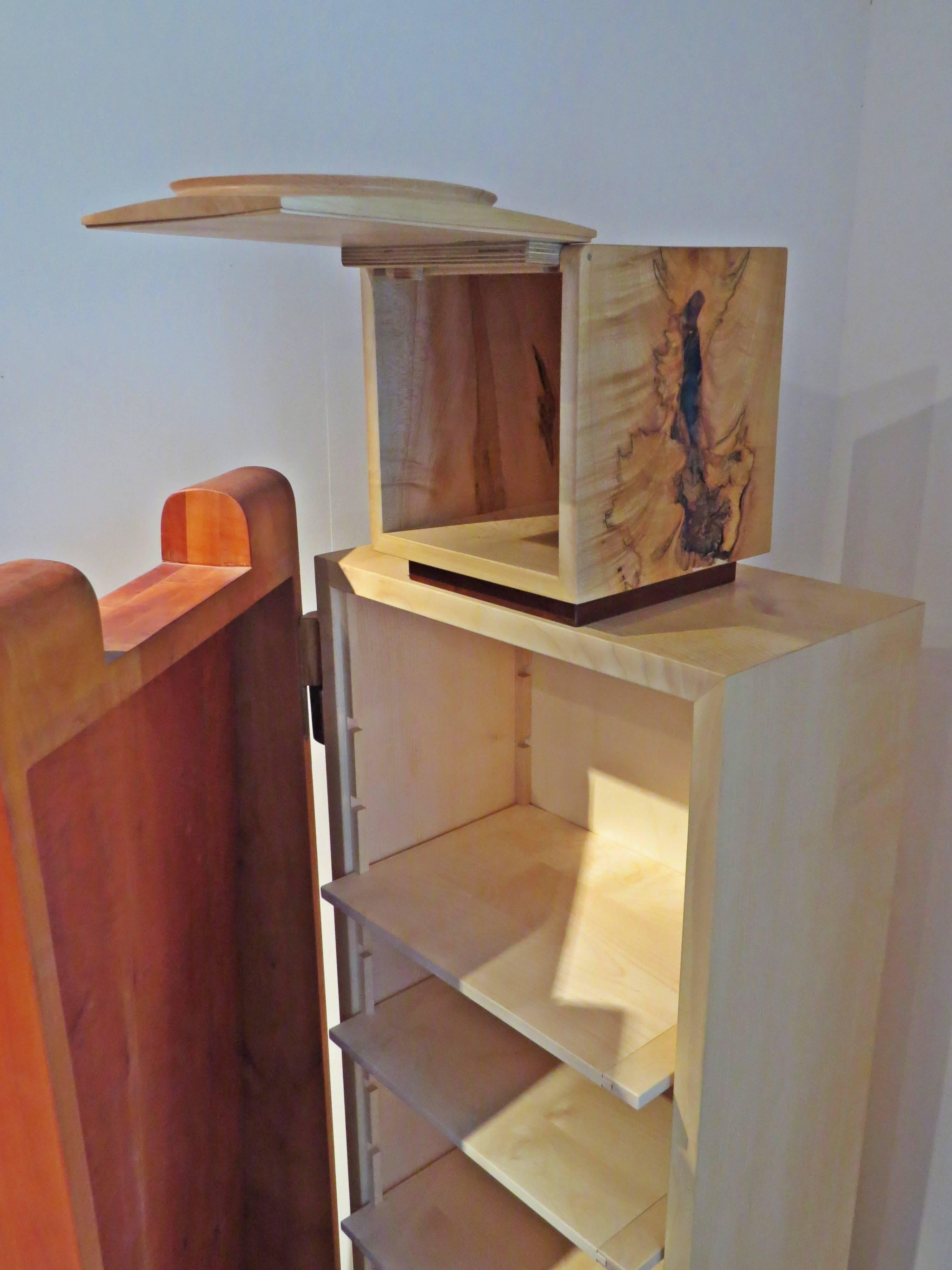 Möbel-Skulptur „Cabinet-Man“ aus Massivholz, einzigartig (21. Jahrhundert und zeitgenössisch) im Angebot