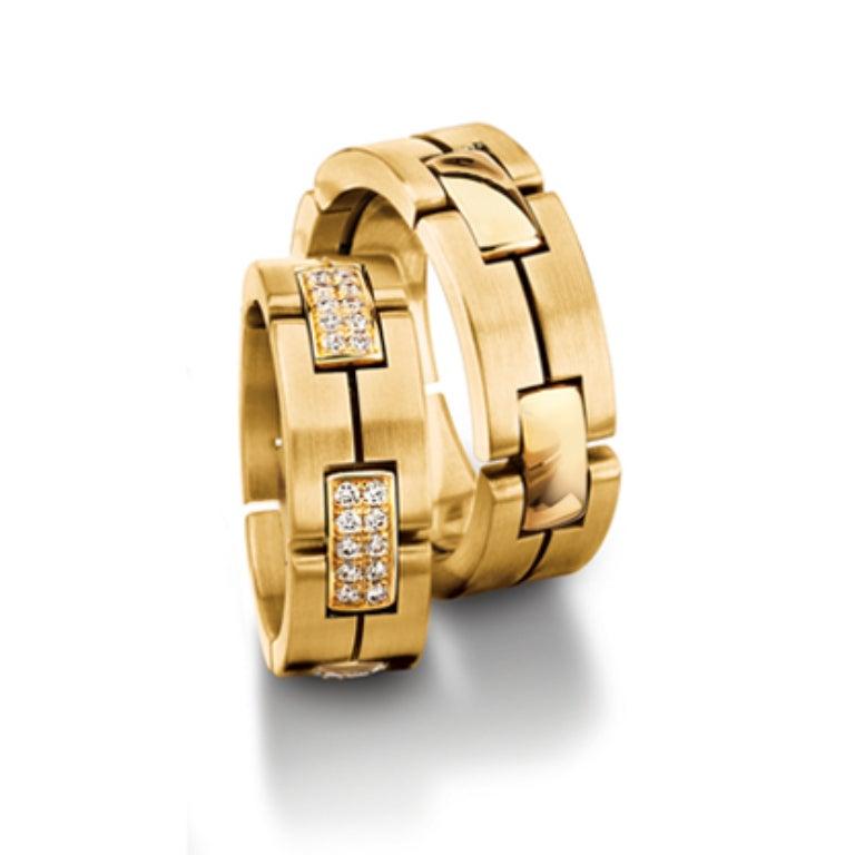 For Sale:  Furrer Jacot 18 Karat White and Yellow Gold Two-Tone Matte Collapsible Link Ring 7