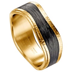 Furrer Jacot 18 Karat Yellow Gold and Carbon Fiber Wavy Step Edge Men's Band