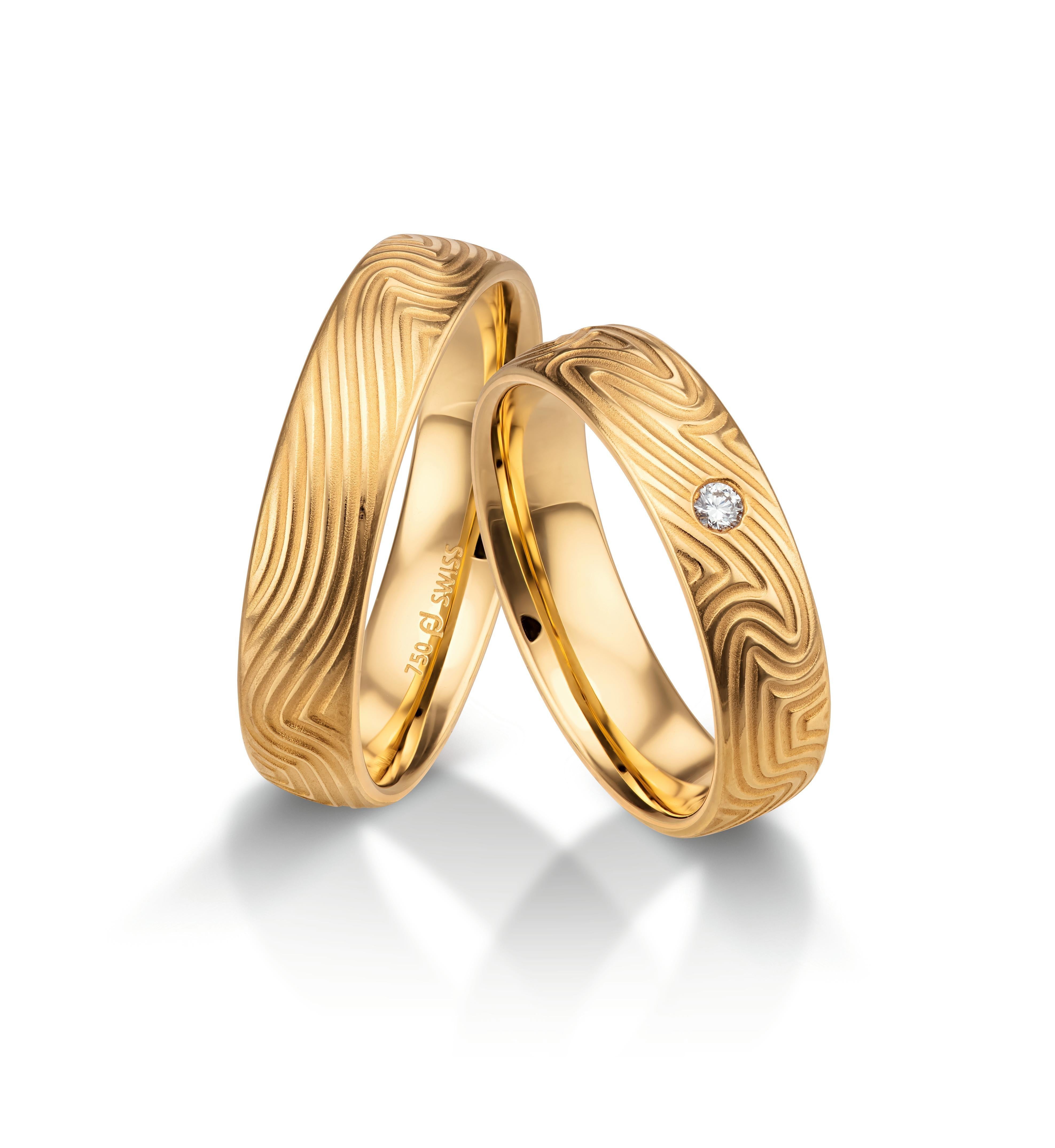 For Sale:  Furrer Jacot 18 Karat Yellow Gold Fingerprint Design Diamond Band 3