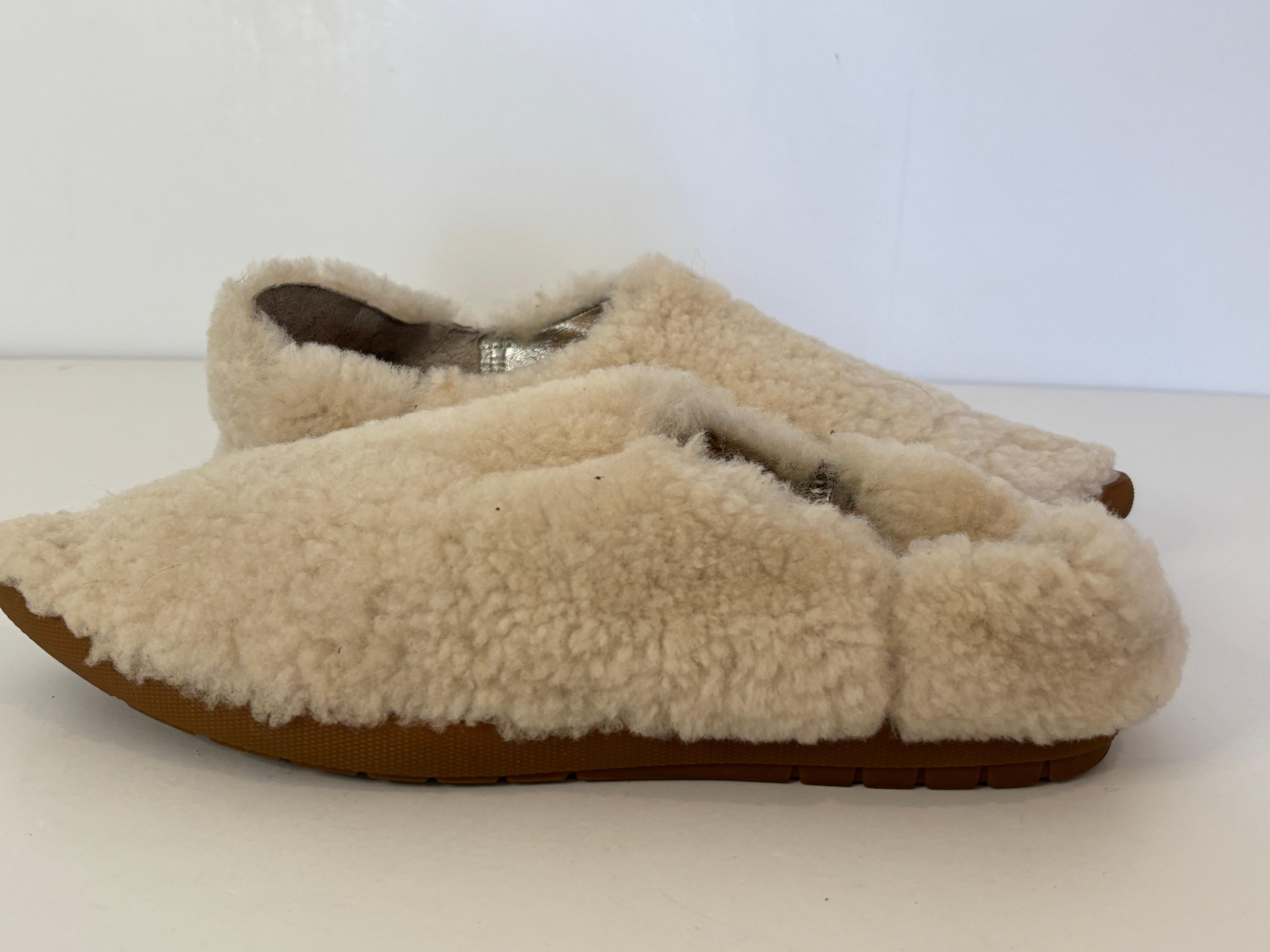 Furry Babouche Sheepskin White Handmade Slippers Morocco Size 41 For Sale 9