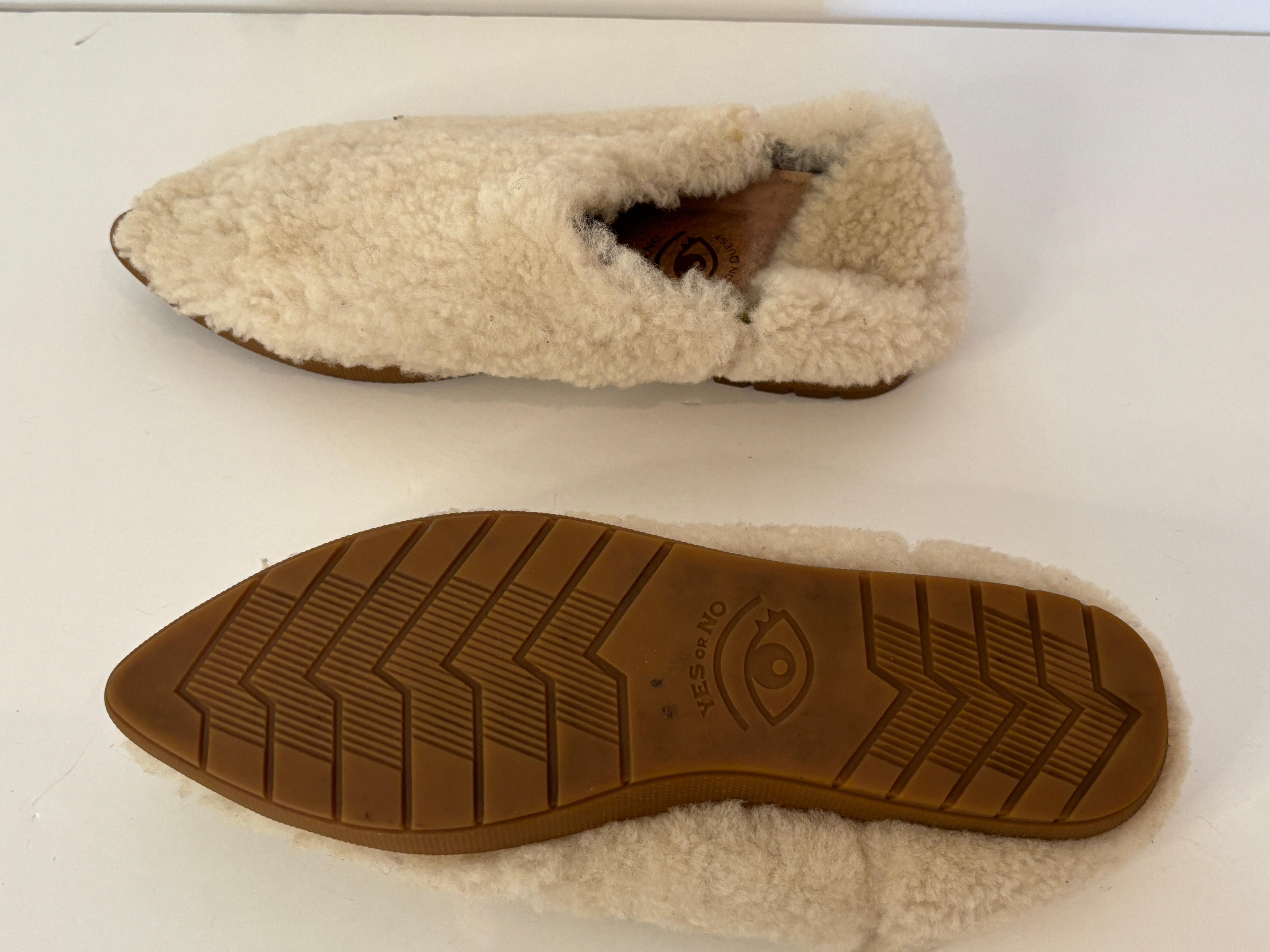 Furry Babouche Sheepskin White Handmade Slippers Morocco Size 41 For Sale 1