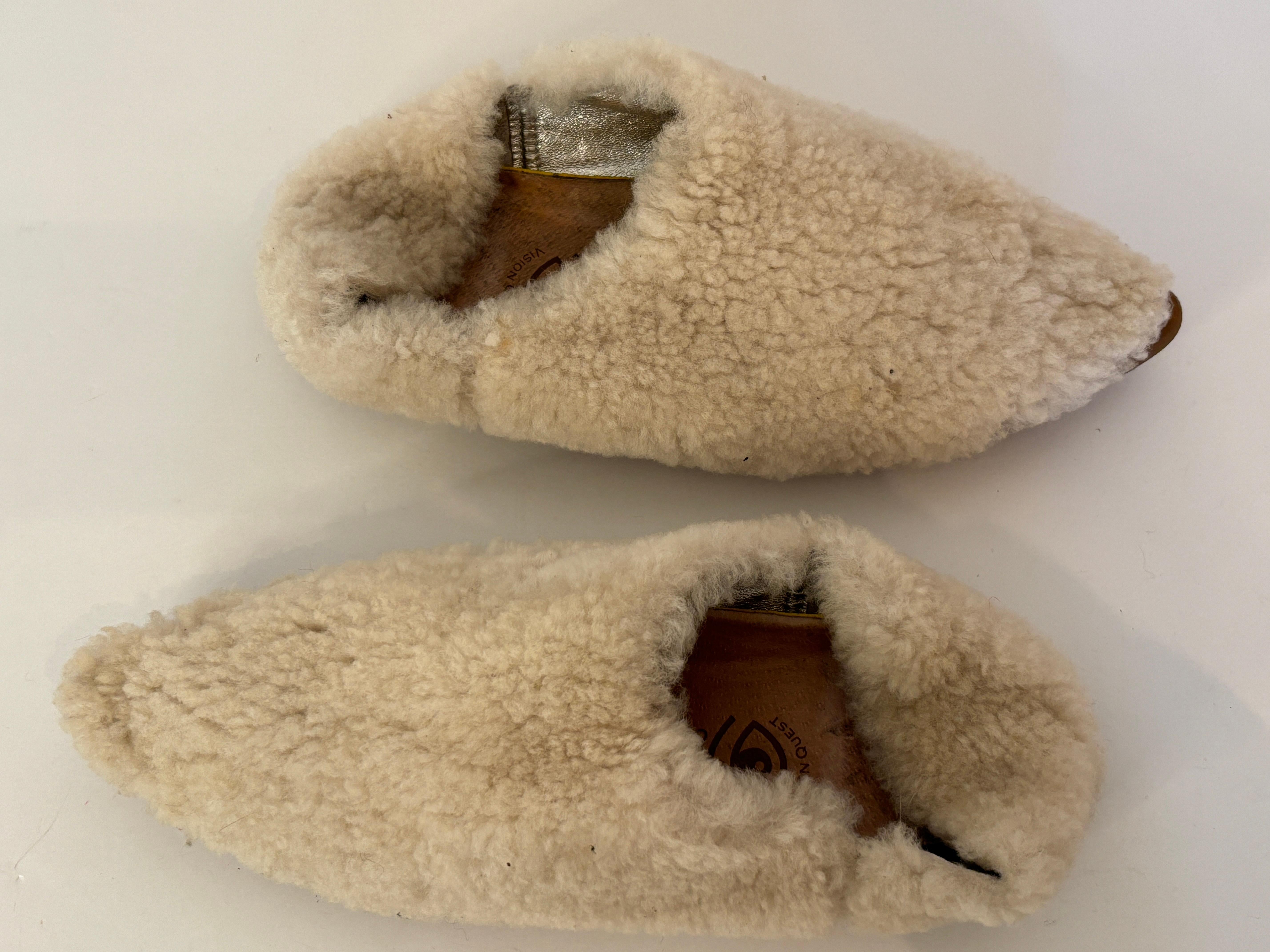 Furry Babouche Sheepskin White Handmade Slippers Morocco Size 41 For Sale 4