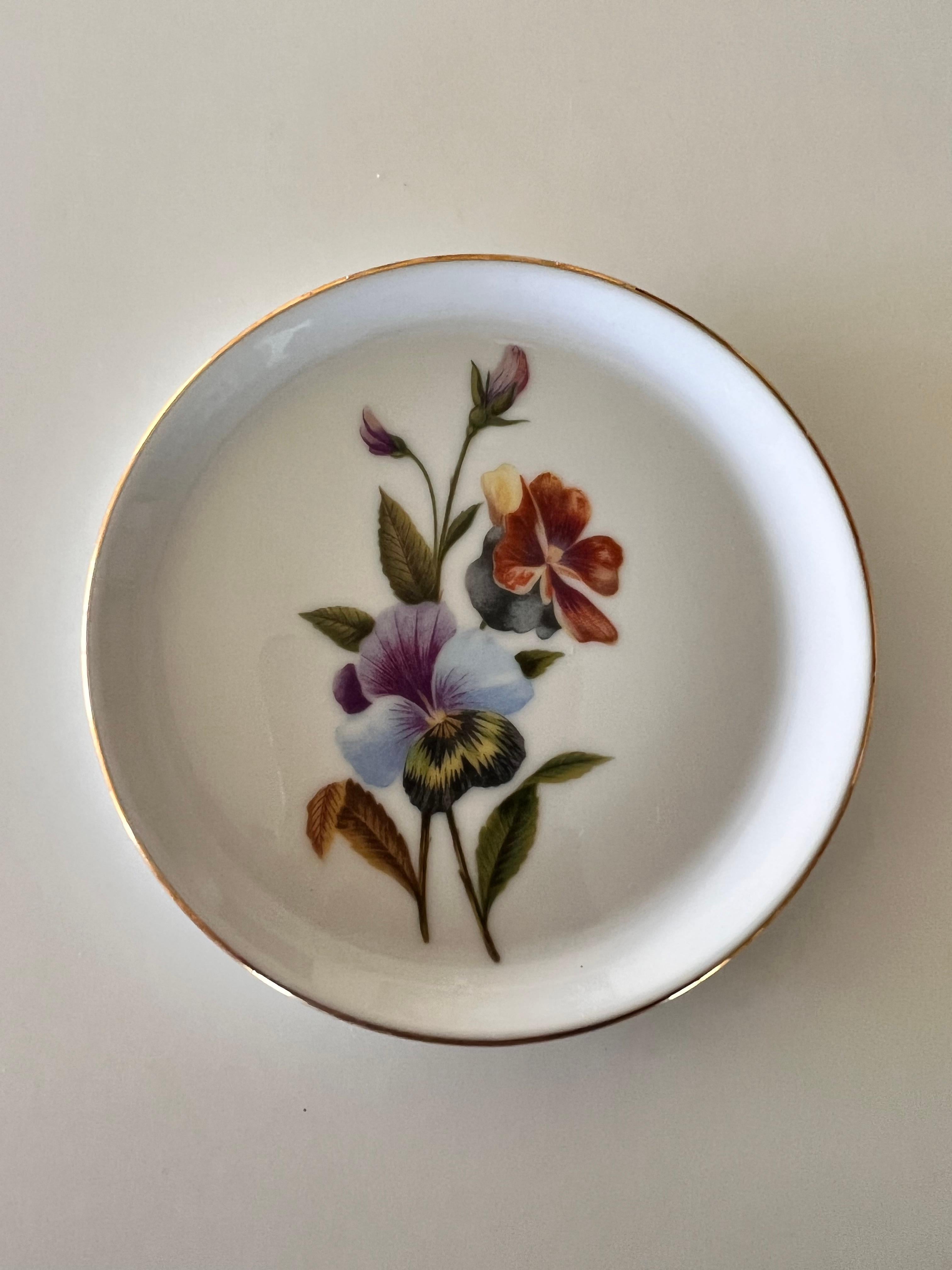 Hand-Painted Furstenberg Germany Vintage Flower Round Gold Leaf Trinket Plate For Sale