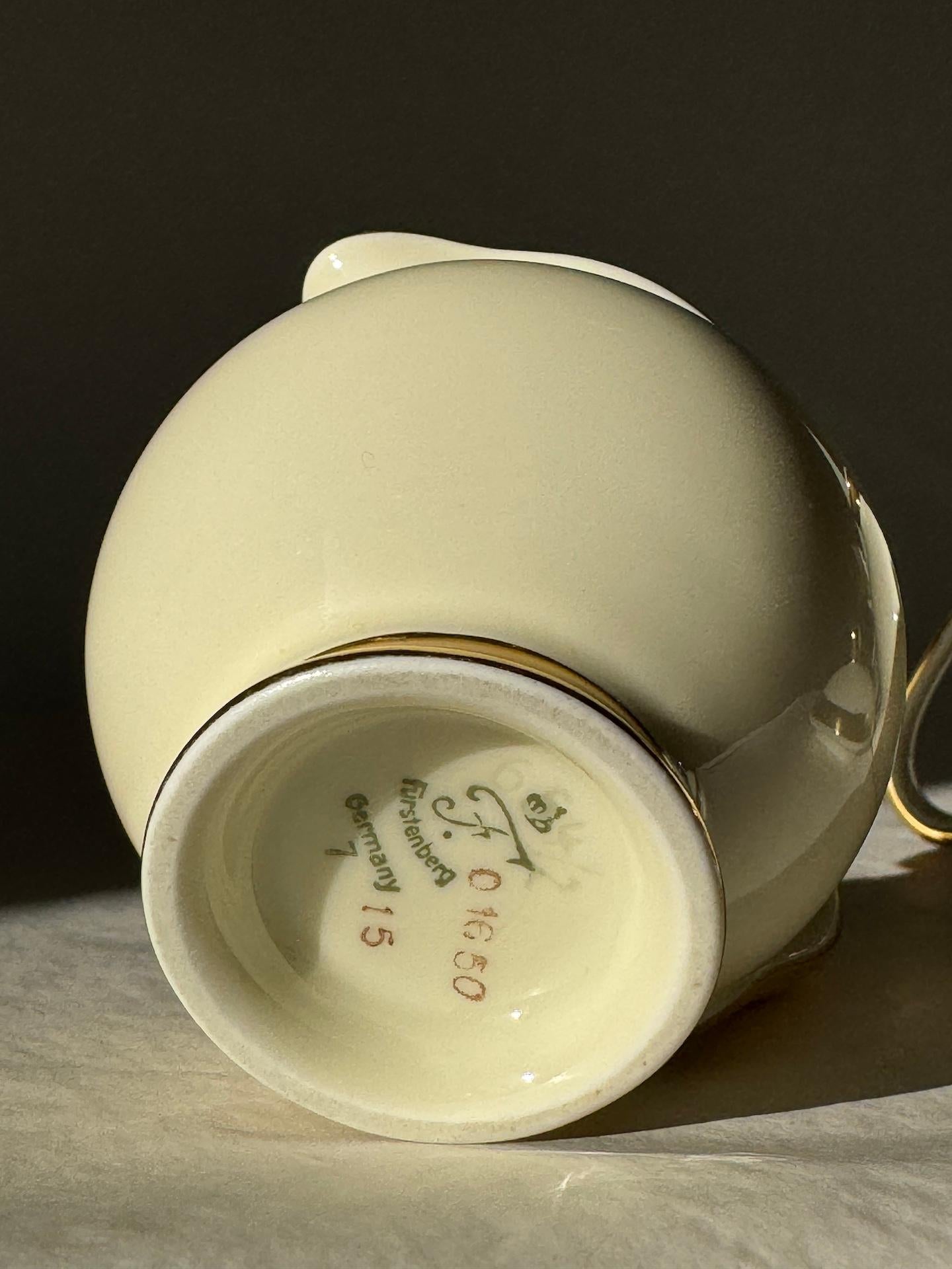 FÜRSTIN Tableware By Furstenberg, Germany, 1950’s, Ivory And Gold Porcelain For Sale 9