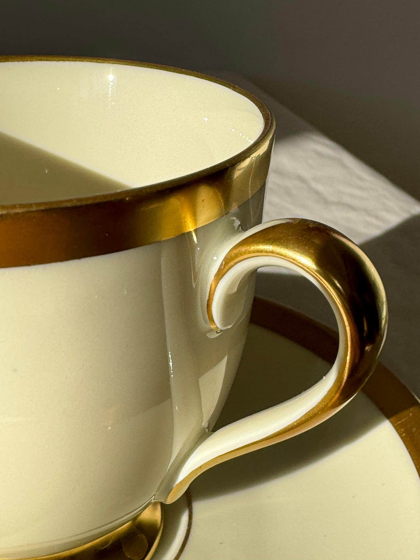FÜRSTIN Tableware By Furstenberg, Germany, 1950’s, Ivory And Gold Porcelain In Good Condition For Sale In Crespières, FR