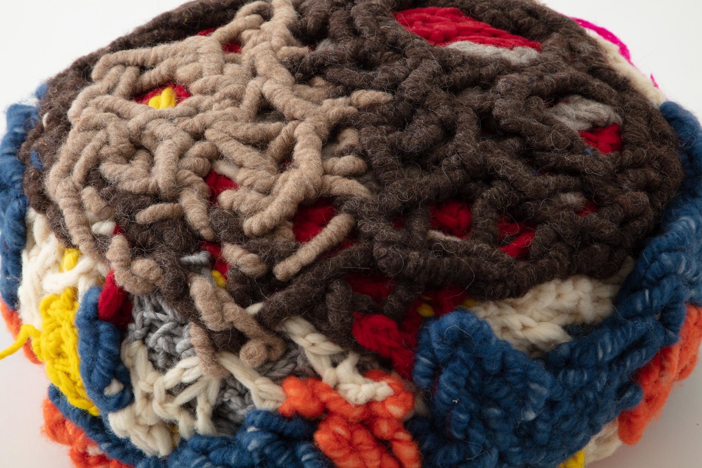 Further Form A, Pouf scultoreo 3, Multicolore In condizioni Nuovo in vendita a Brooklyn, NY