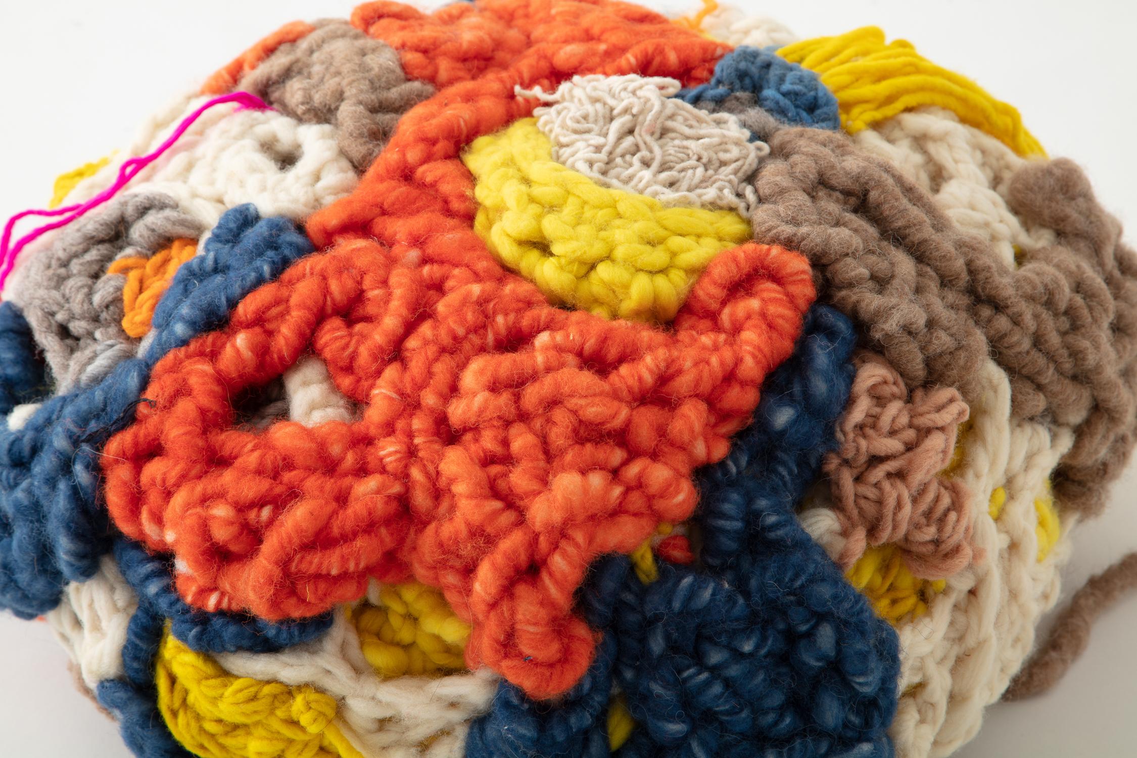 XXI secolo e contemporaneo Further Form A, Pouf scultoreo 3, Multicolore in vendita